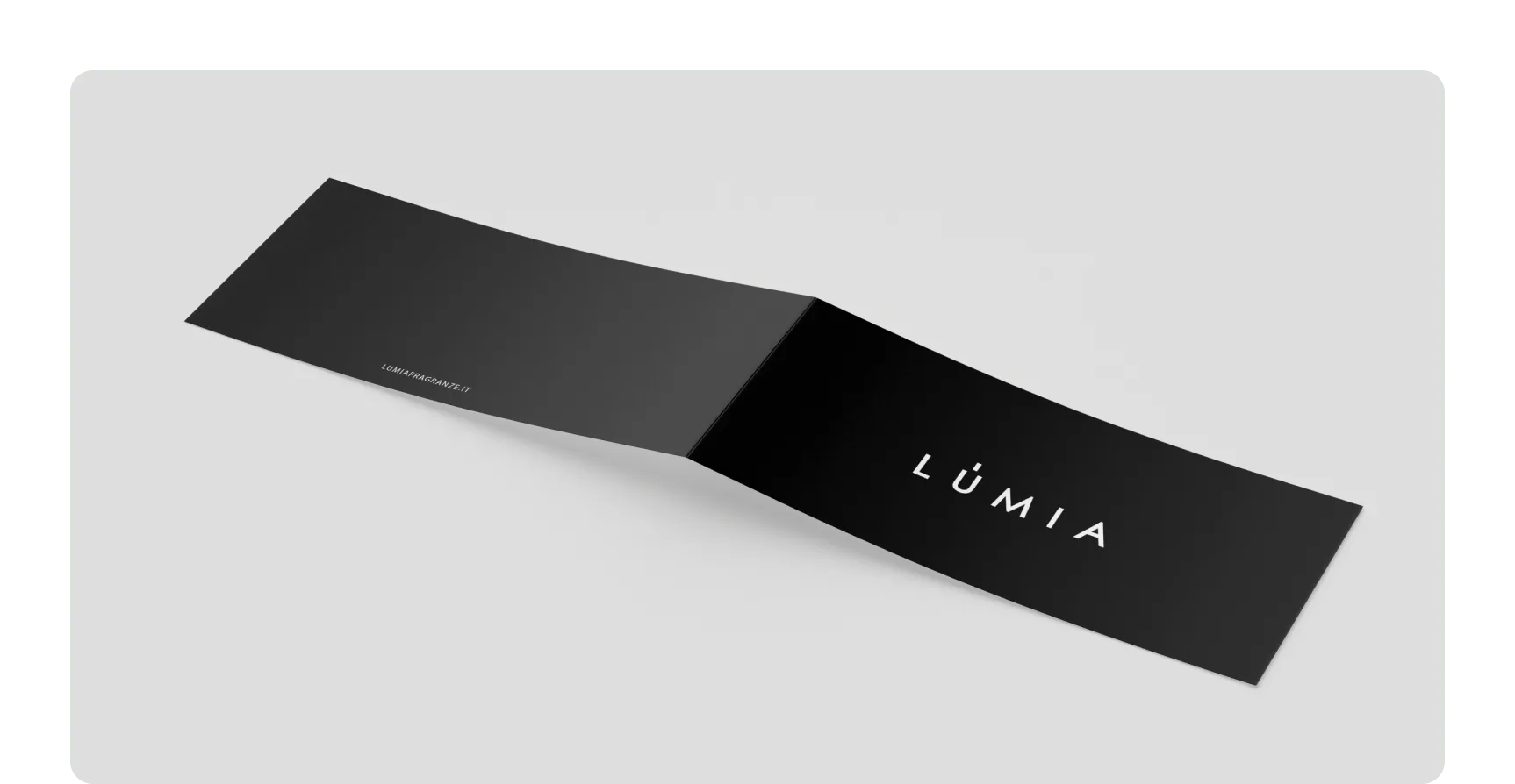Visual fotografico per Lumia: art direction ed editorial design per collezioni home fragrance