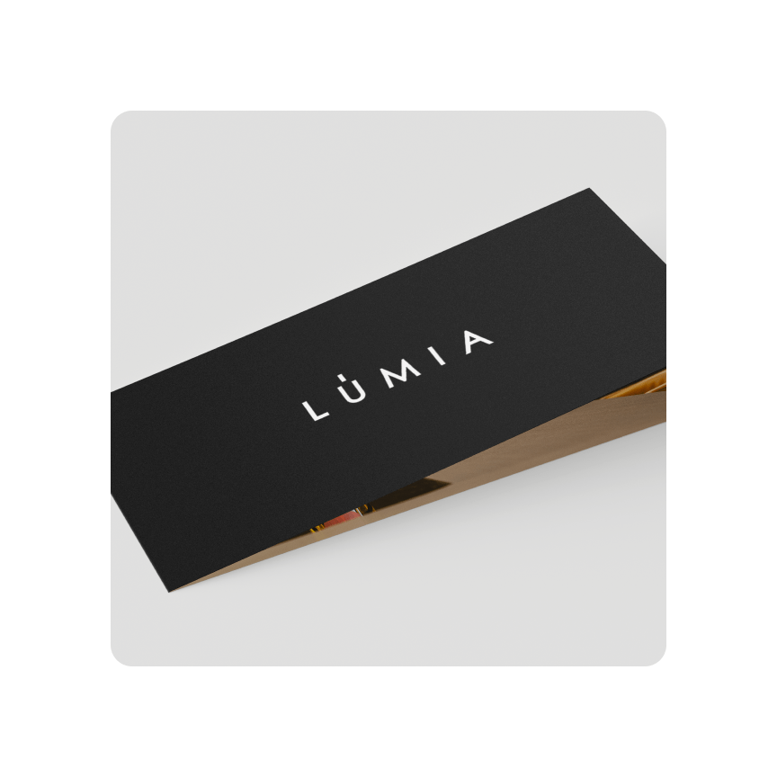Pagina interna per Lumia: art direction ed editorial design per collezioni home fragrance