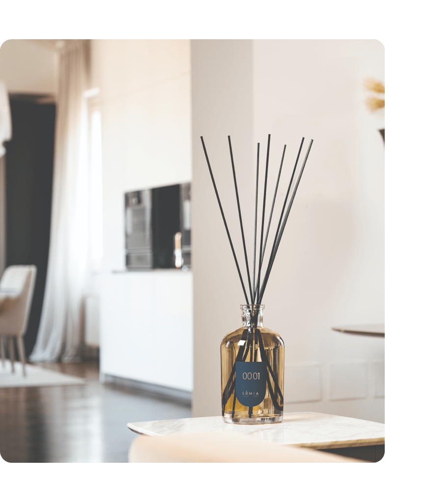 Composizione grafica per Lumia: art direction ed editorial design per collezioni home fragrance